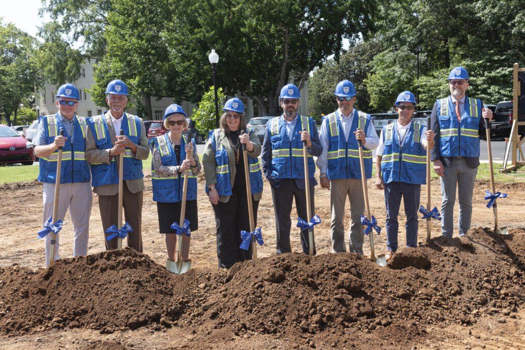 Nazaretian 校友 House & Welcome Center Groundbreaking Ceremony